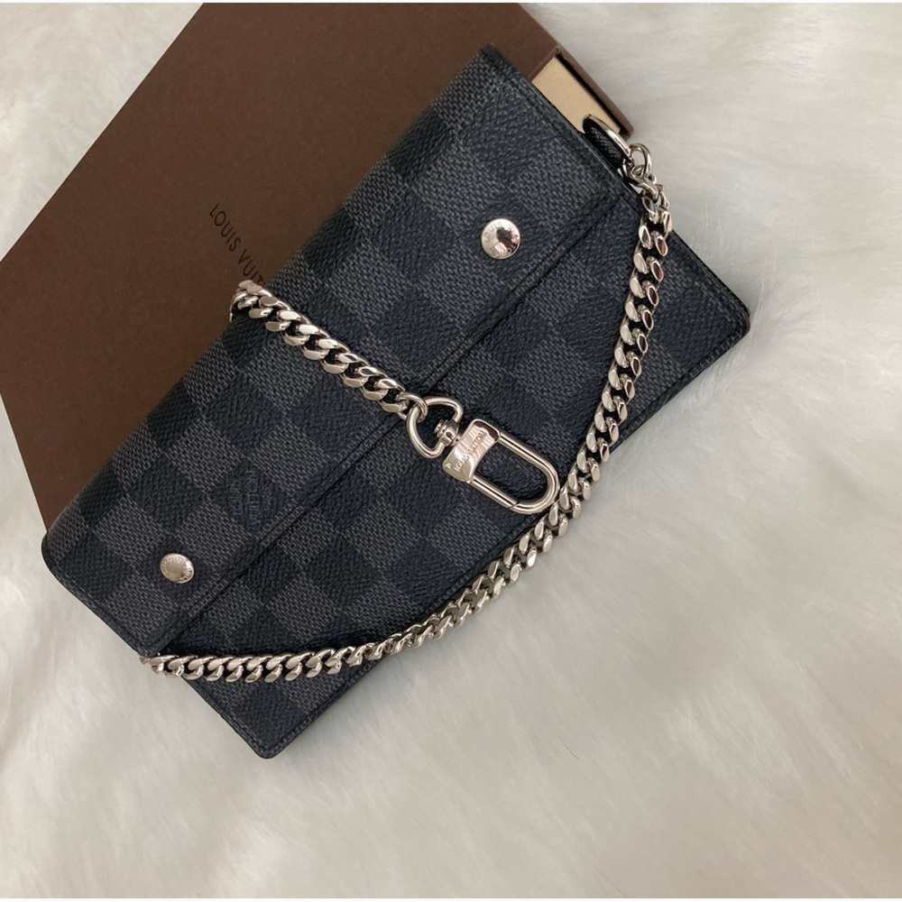 Chain Wallet amazing Condition.